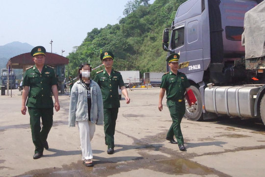 Bộ đội biên phòng giải cứu bé gái bị bán ra nước ngoài