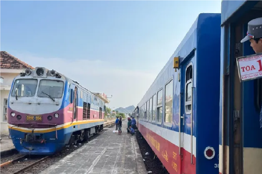 Tốc độ tối đa của các tuyến đường sắt đầu mối Hà Nội là 160km/h