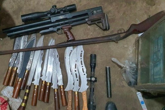 Bị phạt 15 triệu đồng vì tàng trữ vũ khí, súng tự chế