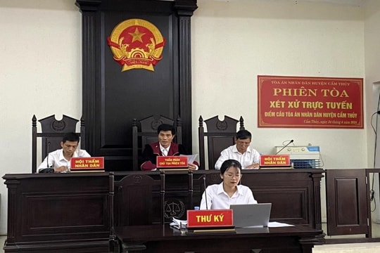 TAND huyện Cẩm Thủy xét xử trực tuyến 4 vụ án hình sự