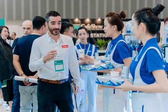 Việt Nam lần đầu tiên tổ chức triển lãm quốc tế trà