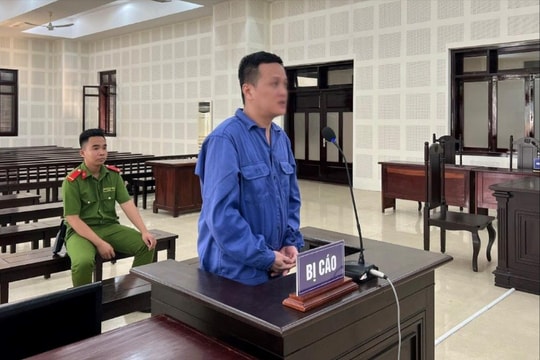 Giả chữ ký khách hàng, tham ô tiền tỷ của công ty