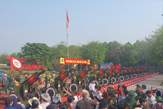 Bắn thử loạt đại bác chuẩn bị Lễ kỷ niệm 70 năm Chiến thắng Điện Biên Phủ