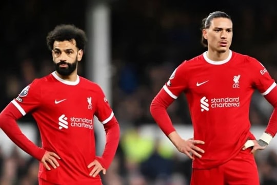 Liverpool thất thế trong cuộc đua vô địch Ngoại hạng Anh