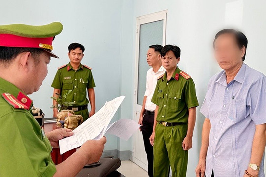 Bắt tạm giam Phó Chủ tịch UBND TP. Long Xuyên