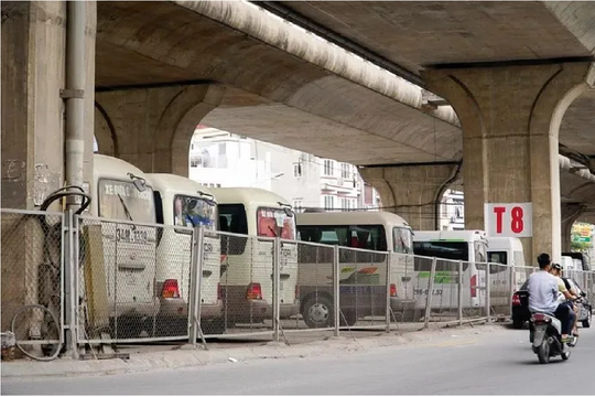 Hà Nội: Kiến nghị sử dụng vỉa hè, lòng đường và gầm cầu cạn để trông giữ xe