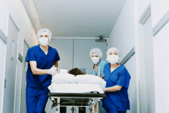 Đảm bảo công tác trực cấp cứu người bệnh ngày 30/4-1/5