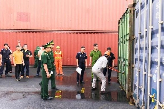 Tạm giữ 168 tấn kim loại đang xuất khẩu trái phép