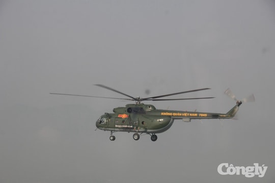 Bay trên Điện Biên Phủ