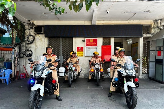 CSGT TP.HCM xuất quân hỗ trợ người dân về quê an toàn, thông suốt
