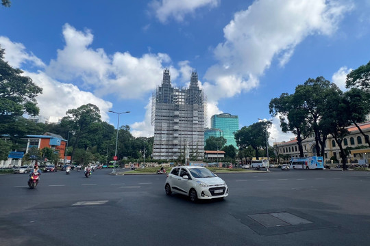 TP.HCM yên bình trong ngày nghỉ lễ đầu tiên