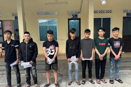 Lời qua tiếng lại trên mạng, 2 nhóm ẩu đả náo loạn phố