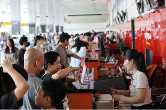Hai cảng hàng không quốc tế đón hơn 209.600 khách ngày đầu nghỉ lễ 30/4 - 1/5