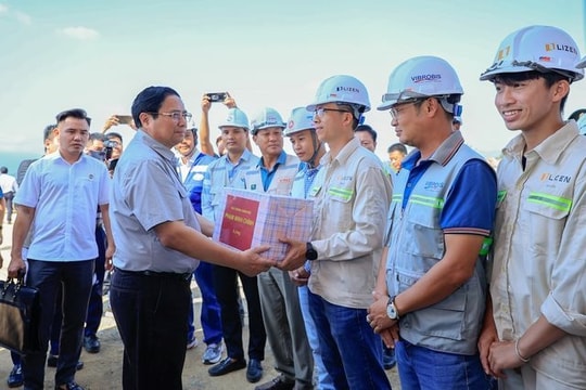 Thủ tướng Chính phủ kiểm tra nhiều dự án cao tốc vào ngày nghỉ lễ