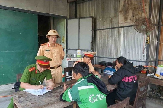 Đang chấp hành nhiệm vụ, một chiến sĩ CSGT bị tông nhập viện