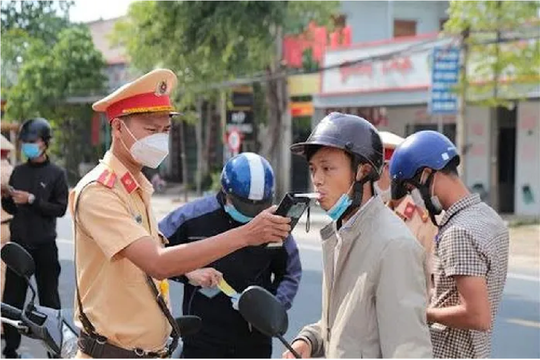 Xử lý hơn 14.500 trường hợp vi phạm giao thông ngày thứ 2 nghỉ lễ