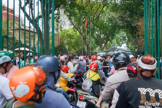 Khu vui chơi giải trí tại TP.HCM đông nghẹt người trong ngày lễ