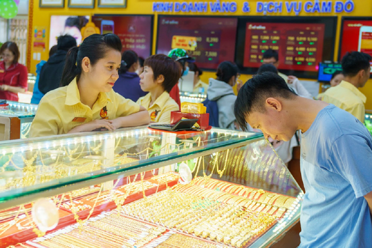 Giá vàng hôm nay 30/4: Giới đầu tư thận trọng