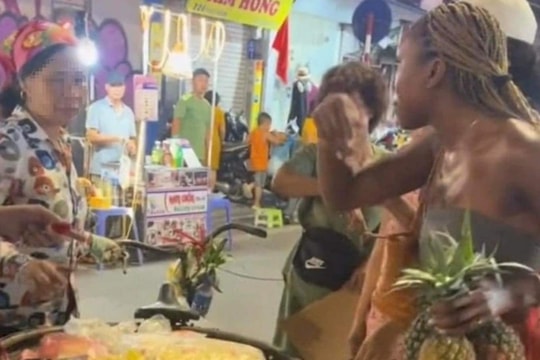 Công an thông tin thực hư vụ "chặt chém" khách Tây 3 quả dứa 500.000 đồng