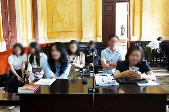 Sắp xử phúc thẩm vụ chia tài sản giữa cựu siêu mẫu Ngọc Thúy và chồng cũ