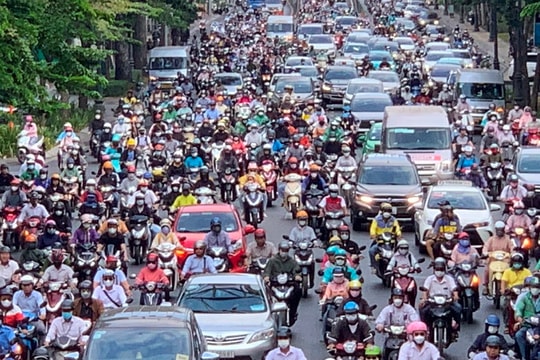 TP.HCM kẹt xe khủng khiếp trong ngày đầu đi làm sau lễ