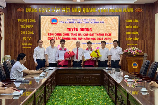 TAND tỉnh Quảng Trị tuyên dương con cán bộ TAND hai cấp đạt thành tích xuất sắc