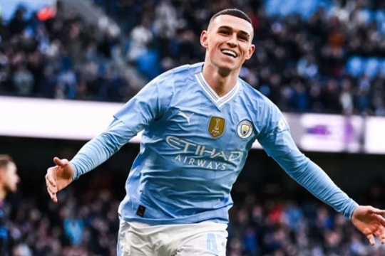 Cầu thủ xuất sắc nhất Ngoại hạng Anh 2023/24 gọi tên Phil Foden