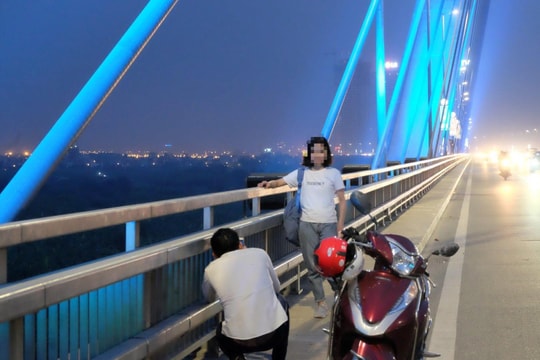Kiên quyết xử lý những trường hợp dừng, đỗ xe trên cầu Nhật Tân