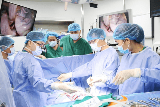 Phẫu thuật nội soi thay van tim nhân tạo: Bước nhảy vượt trội trong điều trị bệnh tim mạch