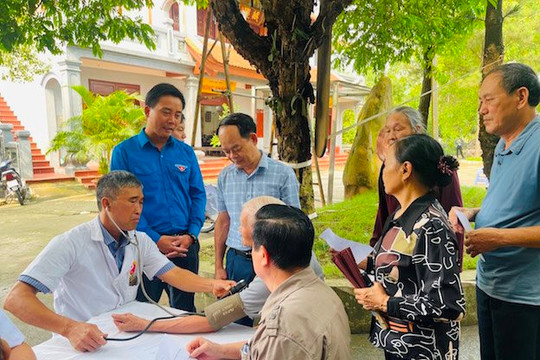 300 cựu thanh niên xung phong, cựu chiến binh khám, chữa bệnh miễn phí