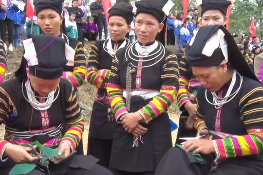 Độc đáo văn hóa dân tộc Lô Lô huyện Bảo Lâm