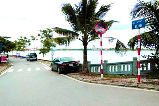 Hậu quả khôn lường từ tranh giành khách ở Tây Hồ