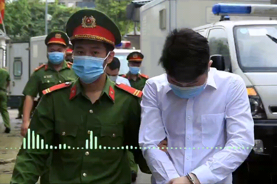 “Nồi da xáo thịt” sau chén rượu định mệnh