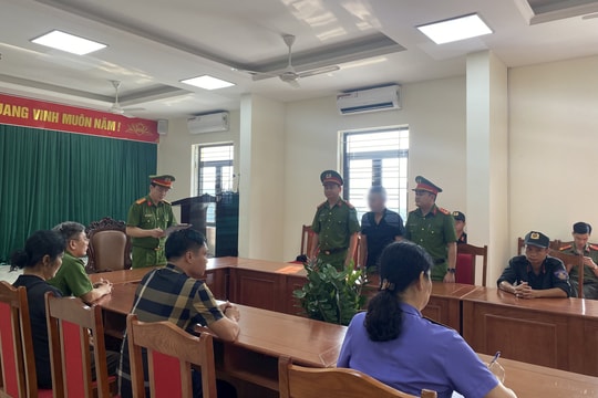 Thuê người vận chuyển 9.700 bao thuốc lá lậu