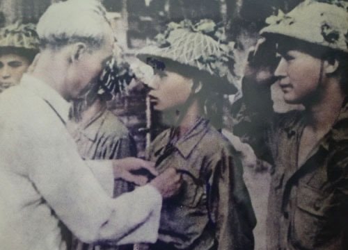 Chín năm làm một Điện Biên