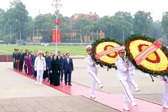 Lãnh đạo Đảng, Nhà nước vào Lăng viếng Chủ tịch Hồ Chí Minh