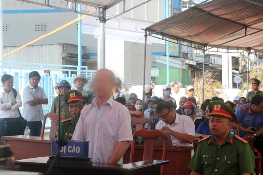 Tổ chức, môi giới cho người khác trốn đi nước ngoài trái phép