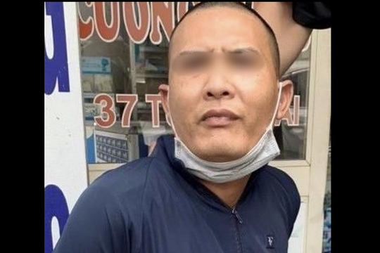 Bắt giữ tên cướp manh động, sẵn sàng dùng dao chống trả khi bị truy đuổi