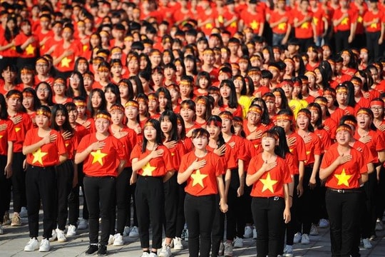 TP Điện Biên Phủ rực rỡ cờ hoa, sắc màu ngày đại lễ