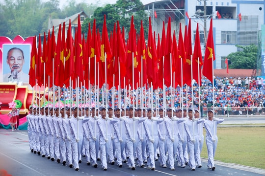 Những hình ảnh ấn tượng tại Lễ diễu binh, diễu hành kỷ niệm 70 năm Chiến thắng Điện Biên Phủ
