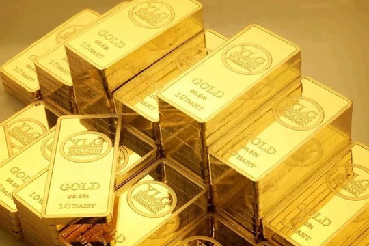 Vàng SJC: Muốn kéo giảm, giá càng tăng