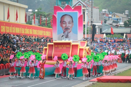 Diễu binh, diễu hành kỷ niệm trọng thể 70 năm Chiến thắng Điện Biên Phủ