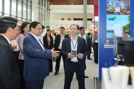 VIB đồng hành cùng sự kiện Chuyển đổi số ngành ngân hàng năm 2024