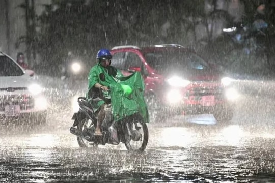 Thời tiết ngày 2/11: Mưa trên diện rộng, cảnh báo ngập úng tại Nam Bộ