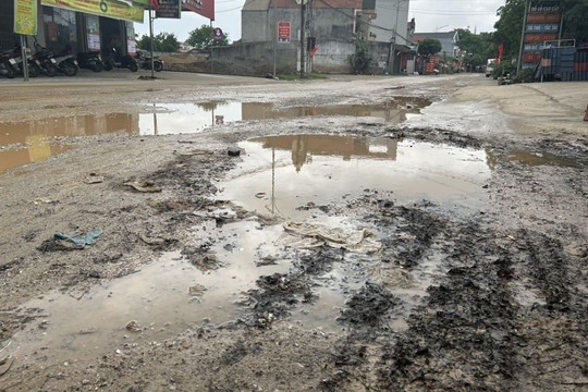 Nắng bụi, mưa lầy trên tỉnh lộ 526