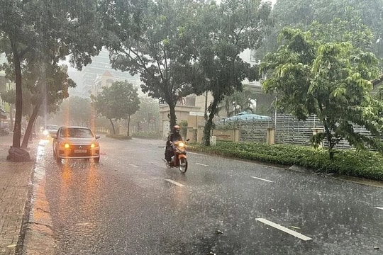 Miền Bắc chuẩn bị đón đợt mưa lớn, Nam Bộ nắng nóng gay gắt