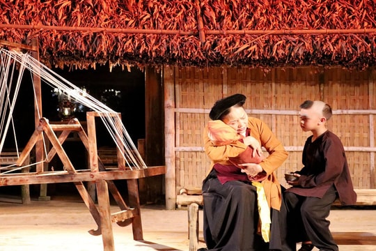 Xúc động cầu truyền hình 'Làng Sen nuôi chí lớn'