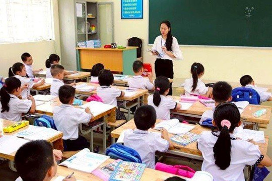 Hơn 7.000 giáo viên nghỉ việc trong 10 tháng do thu nhập thấp, áp lực