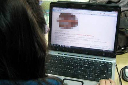 Hẹn hò online, người đàn ông bị quay clip nhạy cảm để tống tiền