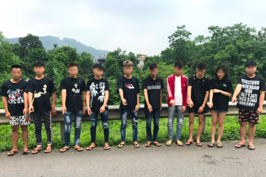 Khởi tố nhóm thanh thiếu niên đi xe máy bốc đầu trên cao tốc